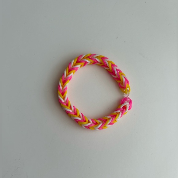 Fishtail Loom Bracelet - Picture 1 of 3